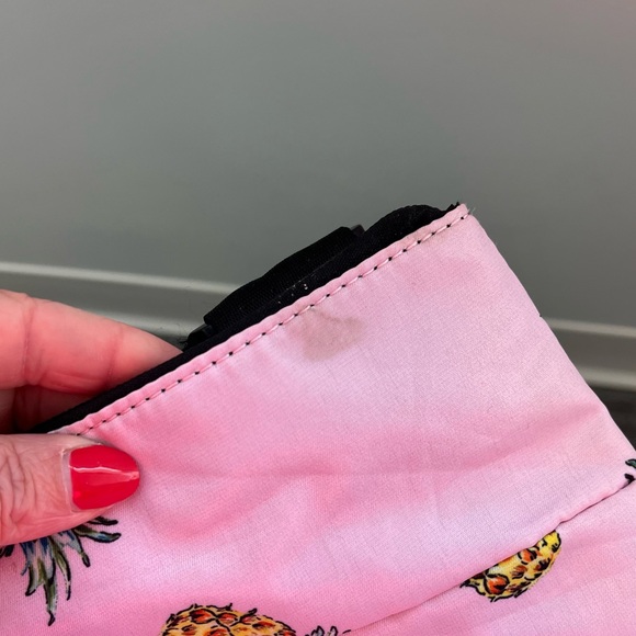 Last chance…Pink Pineapple Crossbody Bag Purse New - Picture 7 of 7